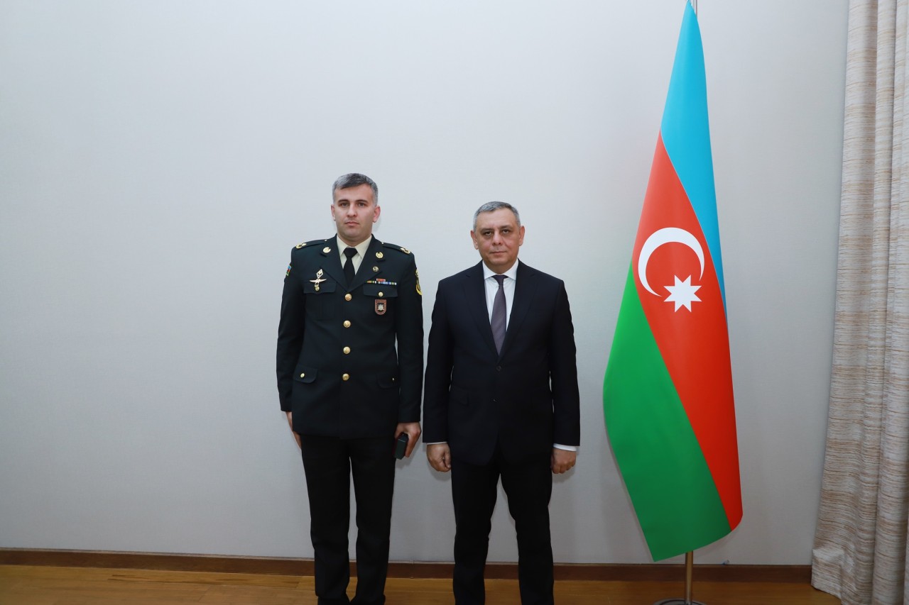 Mürsəl İbrahimov hərbi qulluqçuların medallarını təqdim etdi - FOTOLAR